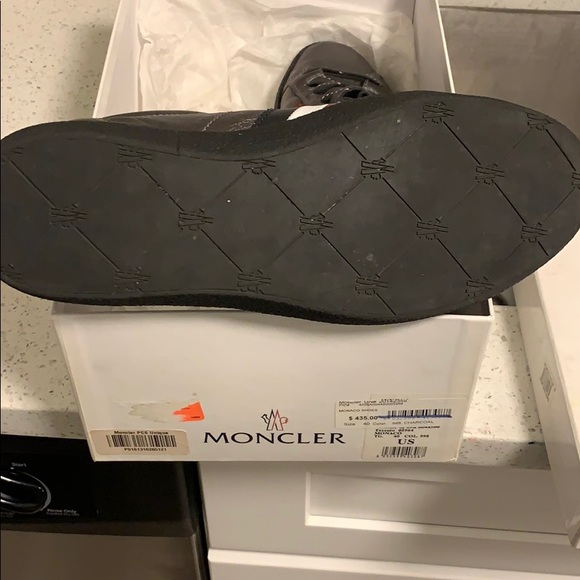 Moncler - Picture 2 of 4